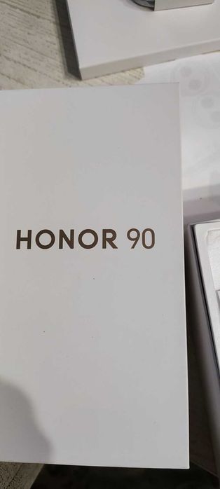 Honor 90  зелен.