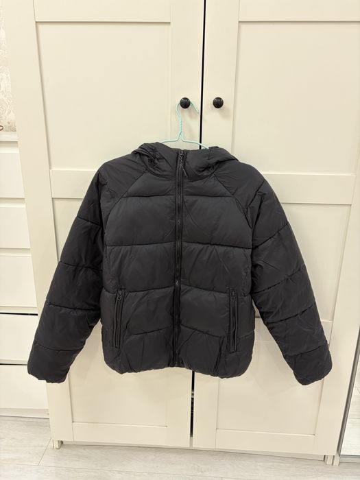 базовые куртка и джинсы