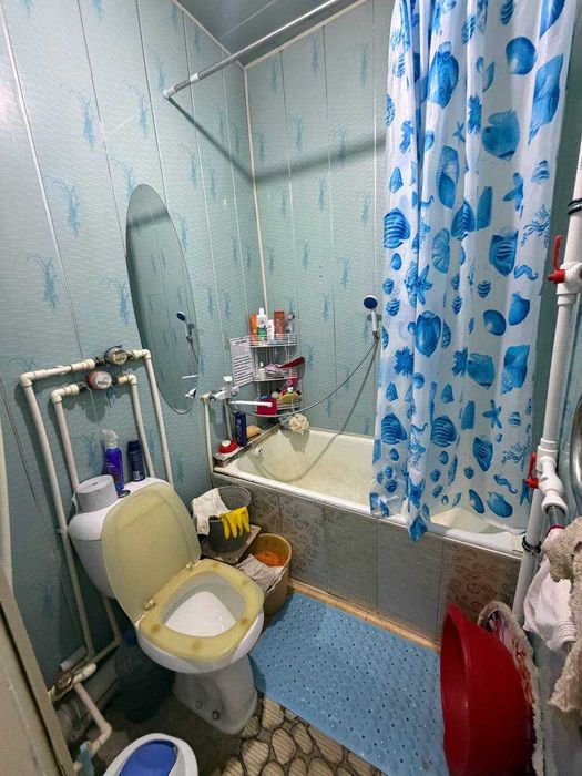 Продаётся 1х комн квартира на 2 этаже Ор-р 6 микрорайон 70 остновка