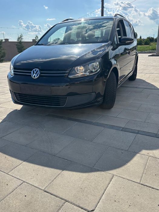 VOLKSWAGEN Touran