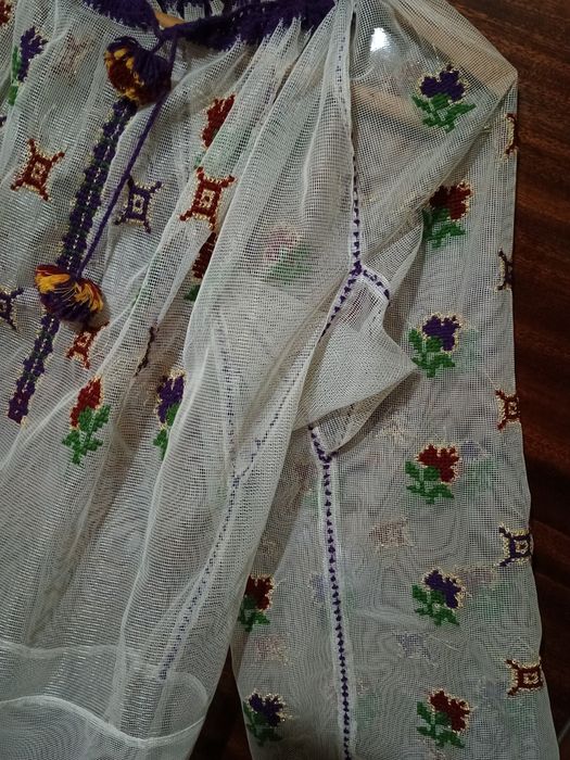 Ie cusută manual mărime standard