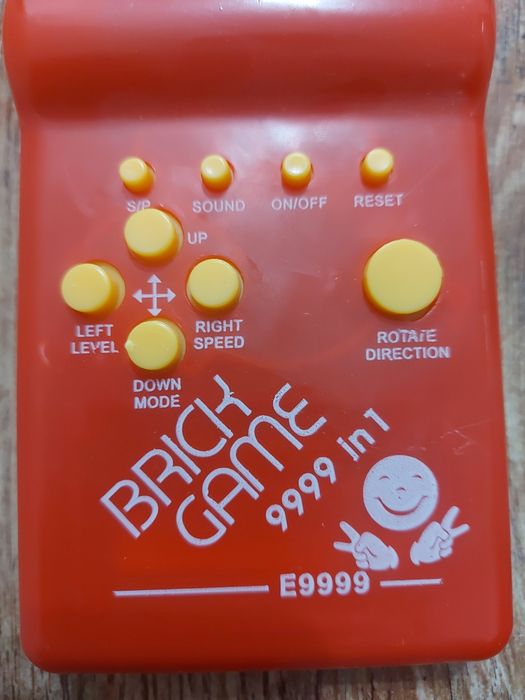 Consola super brick game cu 9999 jocuri retro