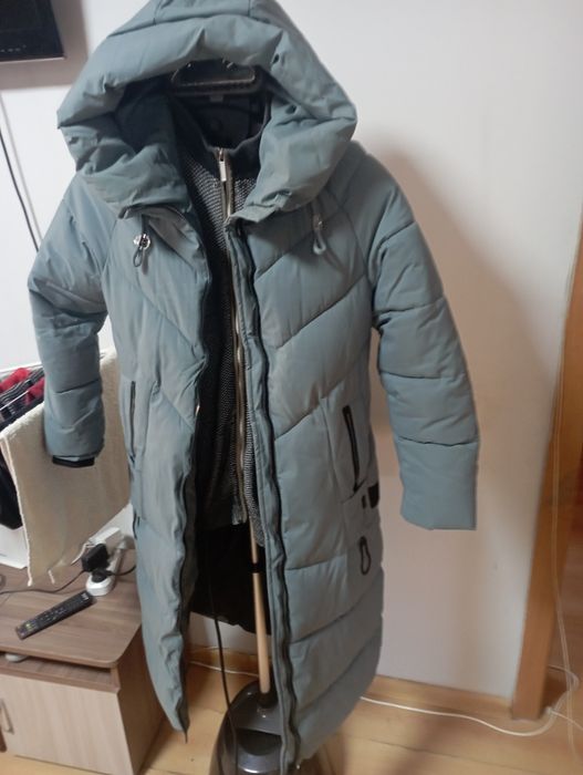 Продам куртку женскую