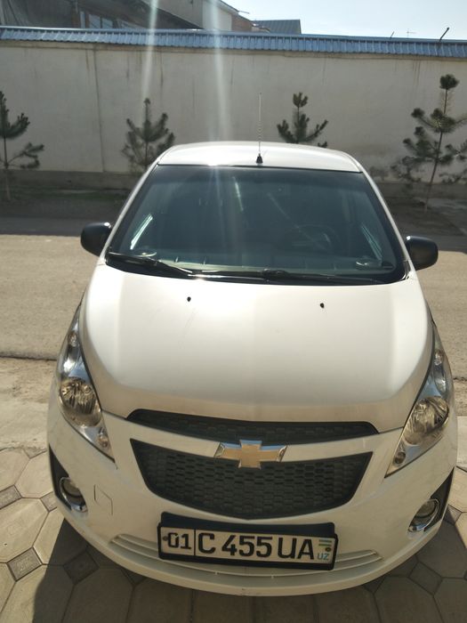 Спарк автомобили сотилади.