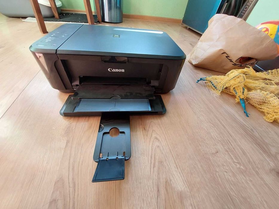 Принтер за черни и цветни копия