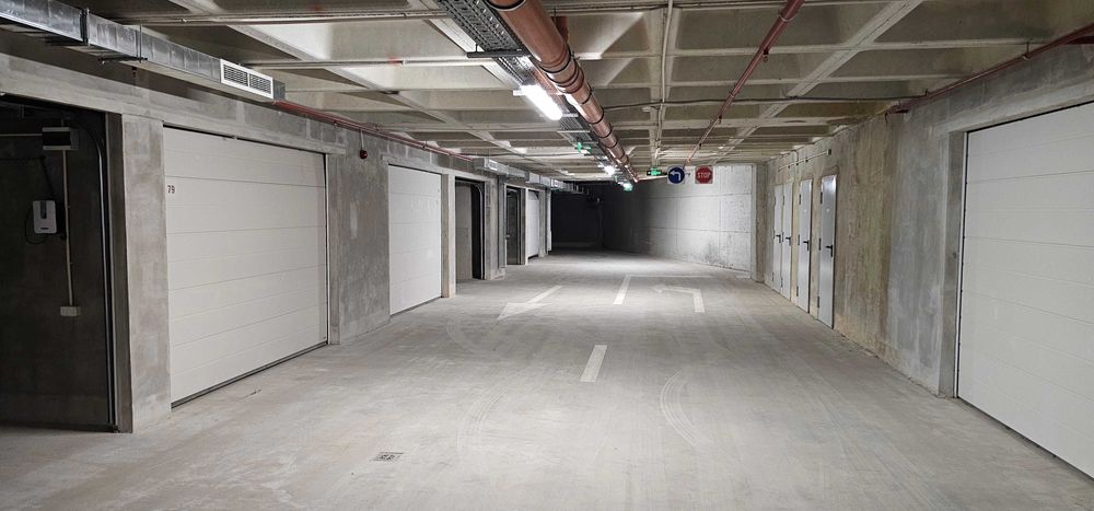 Дава се под наем Гараж / Паркомясто в Бургас, Лазур - 22 кв.м за 132.6 € - Снимка #2