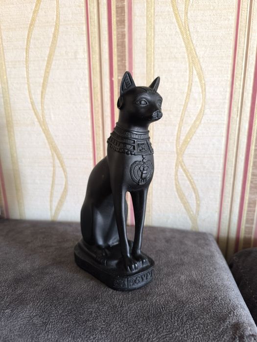 Продам статуэтки