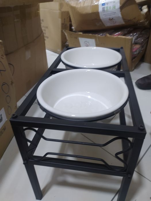 Продаётся на стойке миски. ЕСТЬ доставка Яндекс.