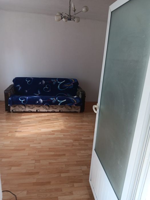 Vand casa zona linistita