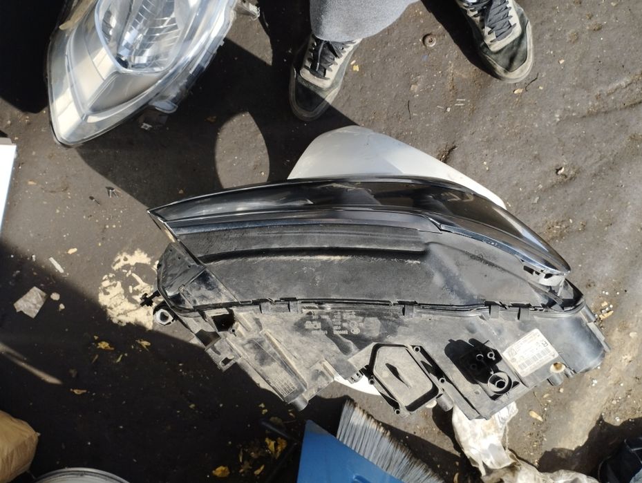 Десен фар за VW Tiguan 2019