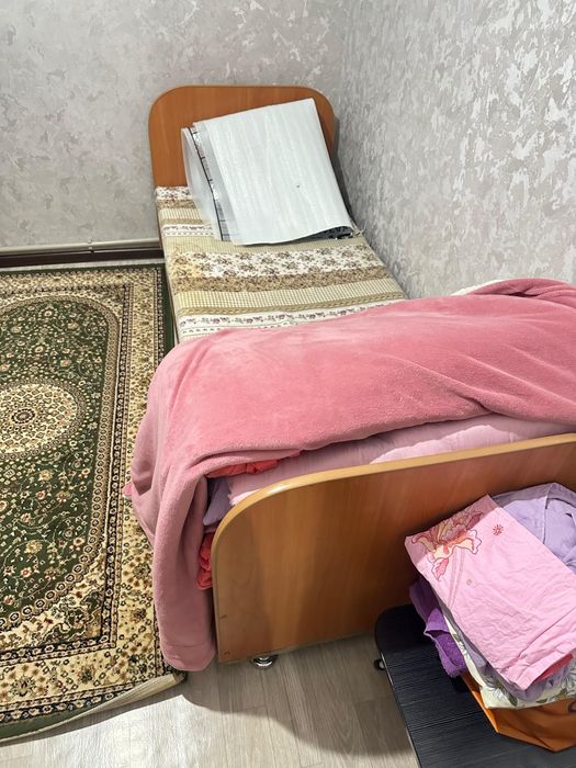 Продается кровать 2 штуки одинаковые