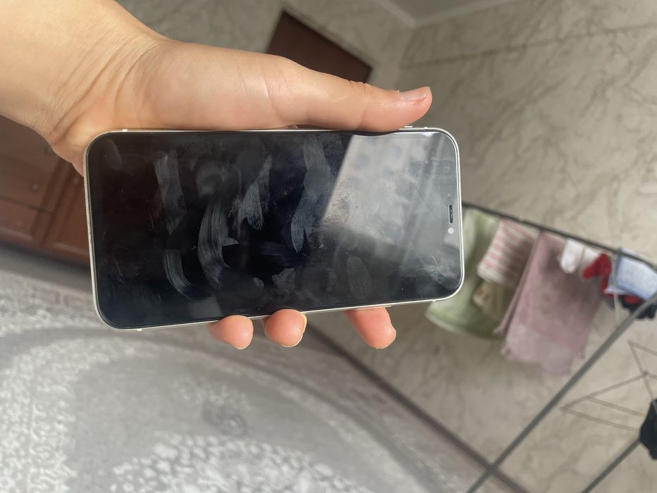 Продам айфон 11 (iPhone)