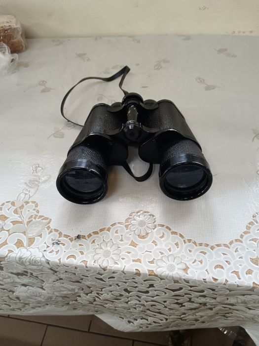 Vand binoclu adus din străinătate
