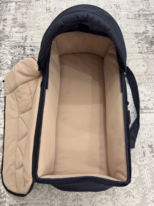 Продам сумку-люльку переноску Chicco для малышей