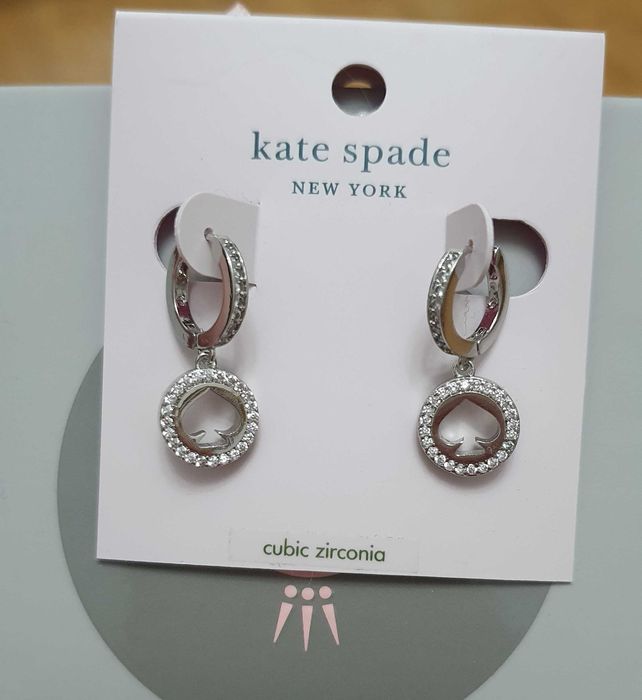 Новые серьги и две пары гвоздиков