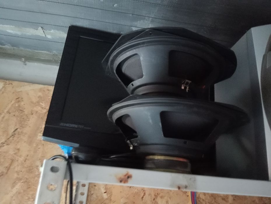 Vând difuzoare hi-fi