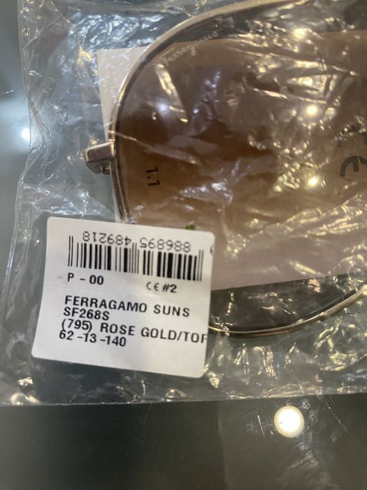 Ochelari de soare Salvatore Ferragamo , noi cu eticheta
