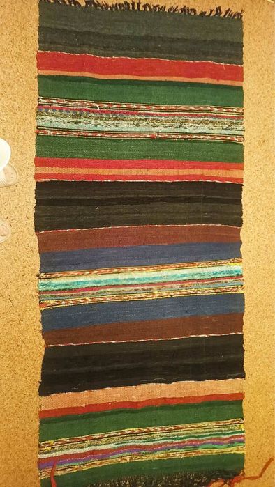 Продавам домашно ръчно тъкани черги!