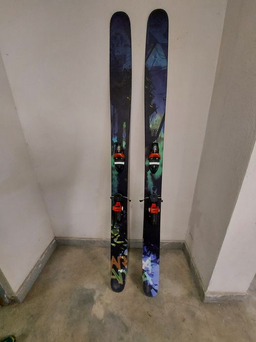 Ски Armada JJ 2.0