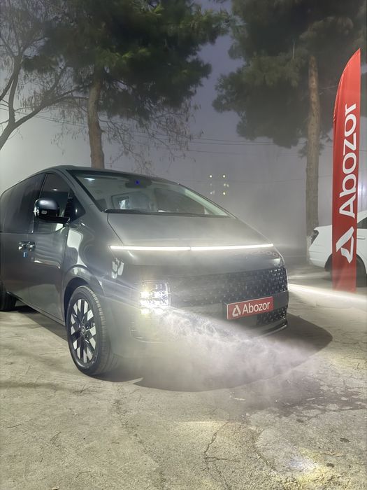 Hyundai staria 2025й. 600 км. Мокрый асфальт.