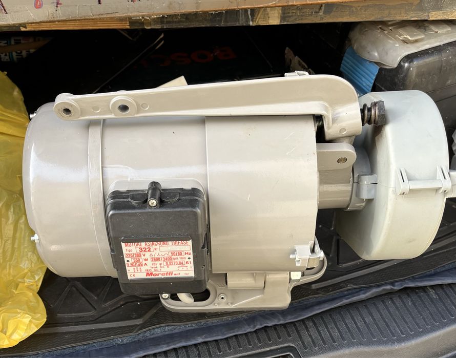 Motoare masina surfilat/cusut