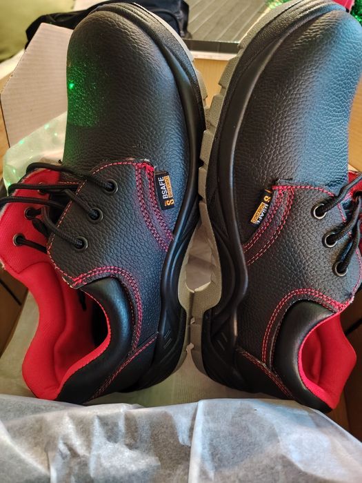 Работни обувки с бомбе