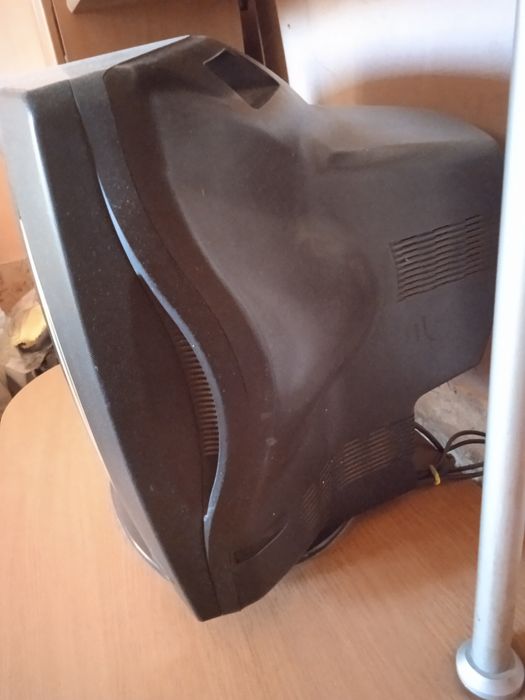 Телевизор б/у в рабочем состоянии