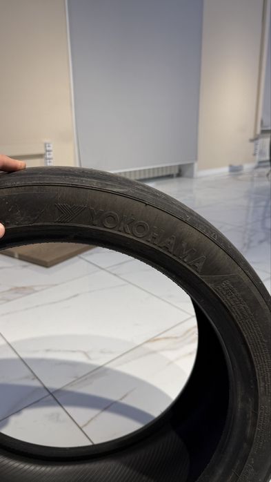 Шины yokohama 245/40  R19