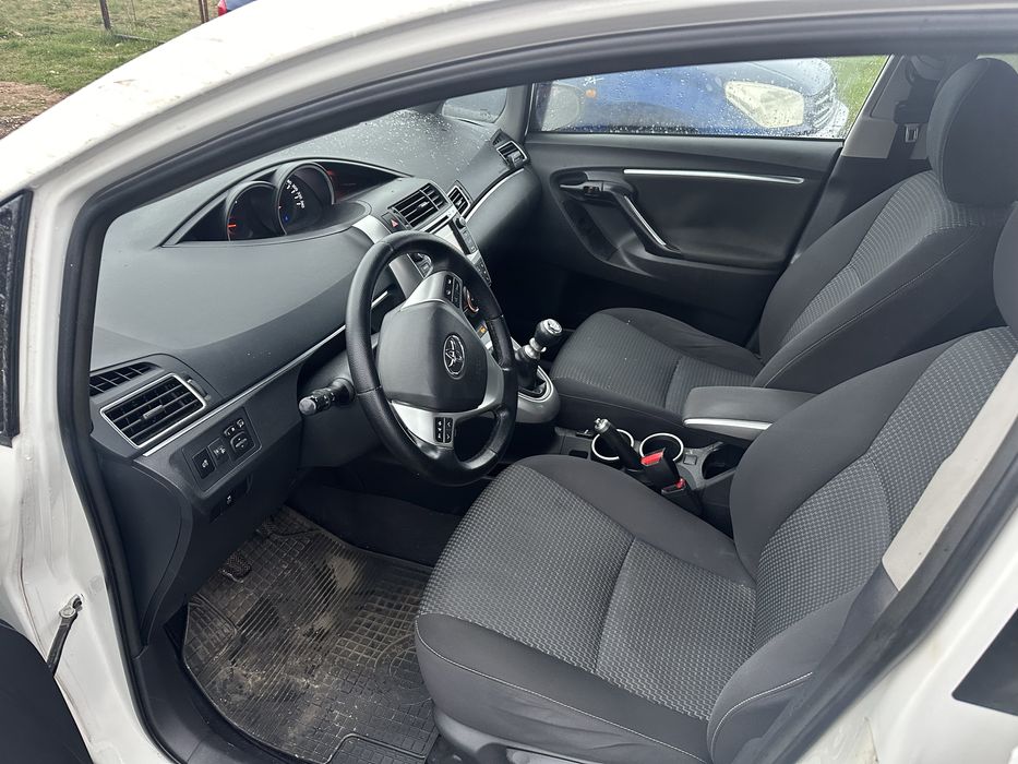 5 броя Toyota Verso 1.6 d4d 112 кс и 2.0 124 кс На части!