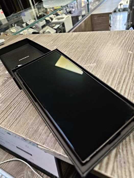 Samsung Galaxy S24 Ultra 256GB / Гаранция