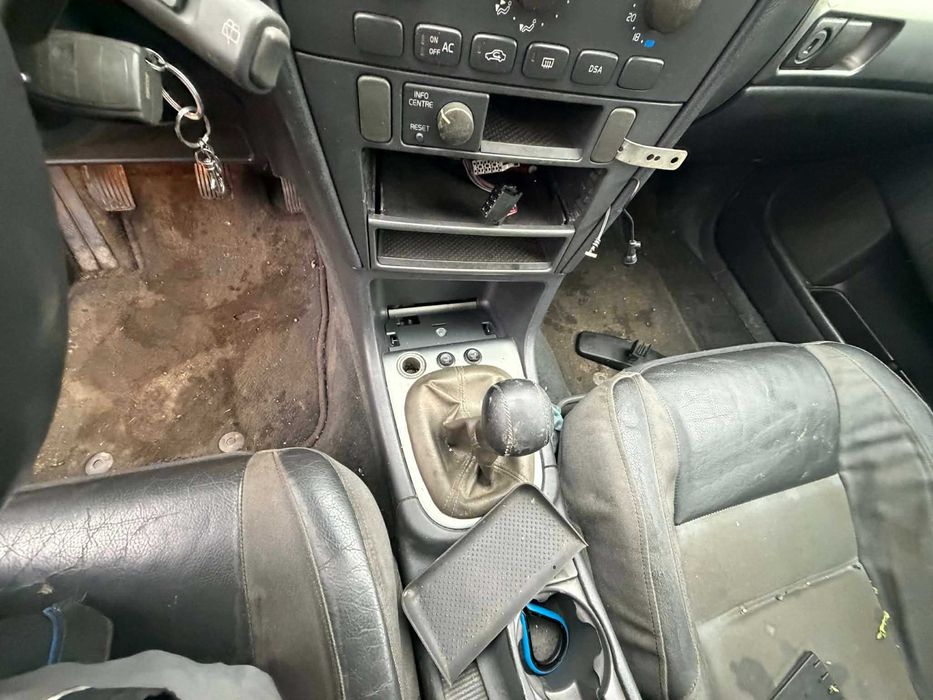 volvo v40 1.8 favelift на части волво в40 комби