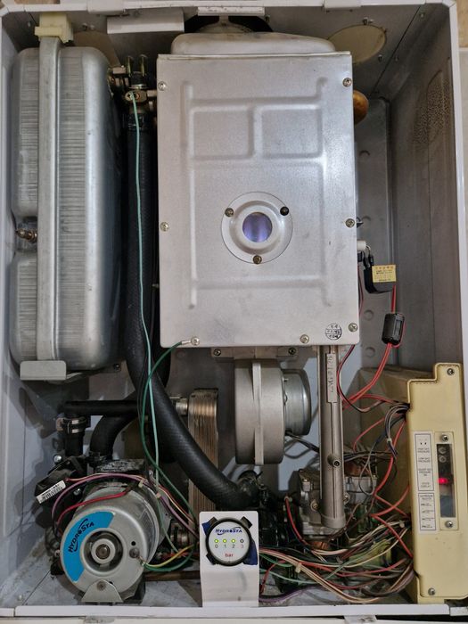 Продам котёл настенный