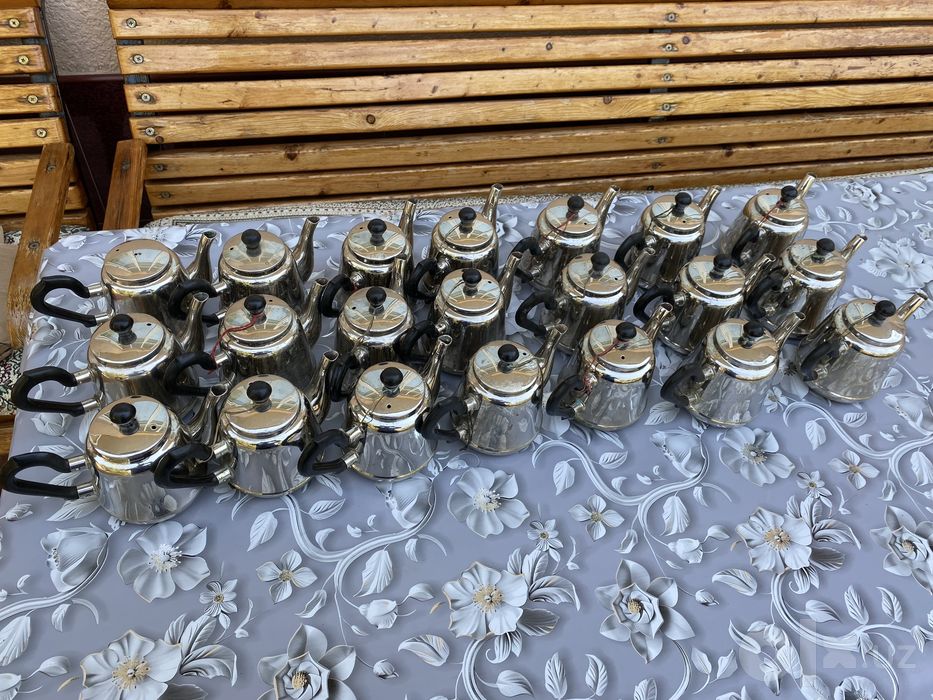 Продается Чайник  мельхиор