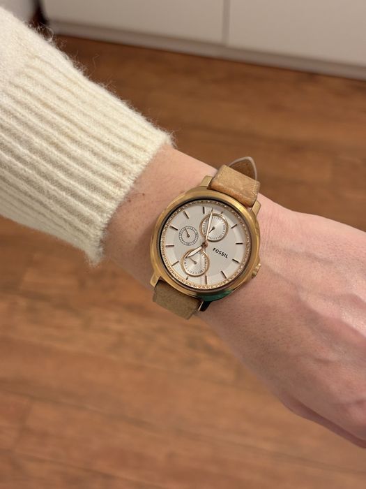 Ceas Fossil dama original . Curea din piele . Stare foarte buna