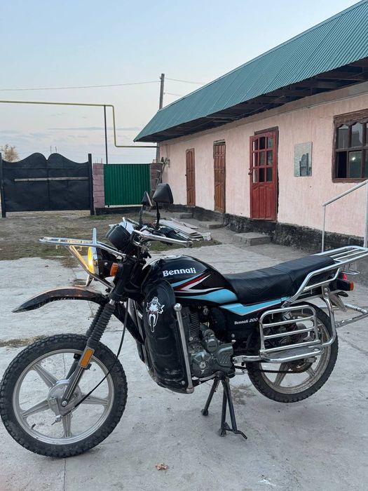 Мотоциклы бегали 200куб