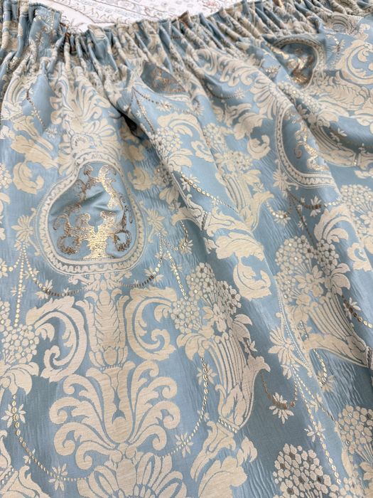 Продаю шторы джакард