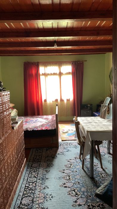 Vand casa si teren 10.000 mp-pret negociabil