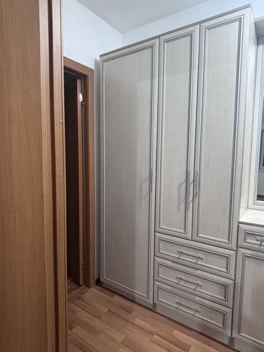Продам шкаф для прихожей