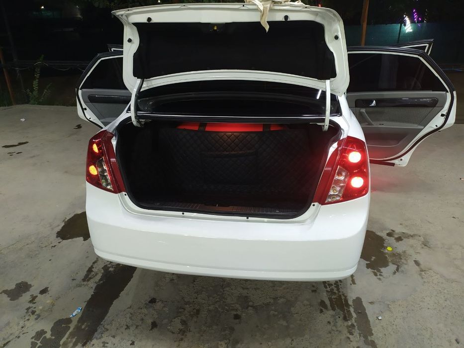 Продаётся жентра с газовым оборудованием метан