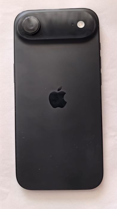 Продам айфон 17 air black