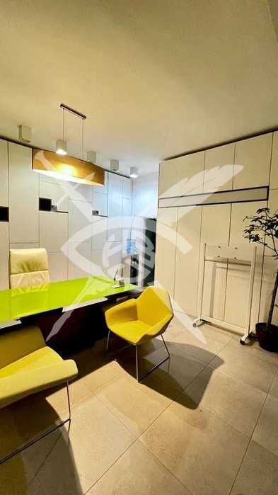 Продава се Офис в Бургас, Зорница - 82 кв.м за 2227 €/кв.м - Снимка #1