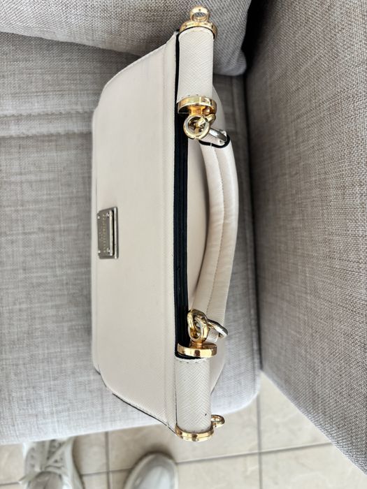 Чанта бежова среден размер