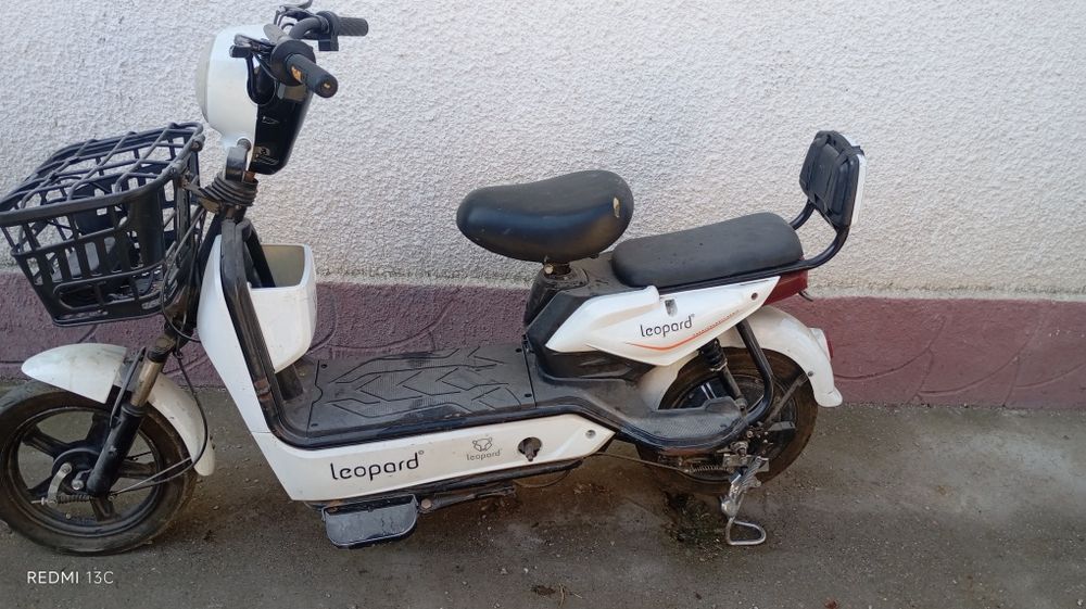 Скутер продамь леопард