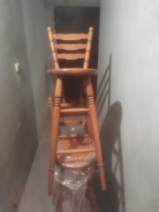 Мебели маси столове