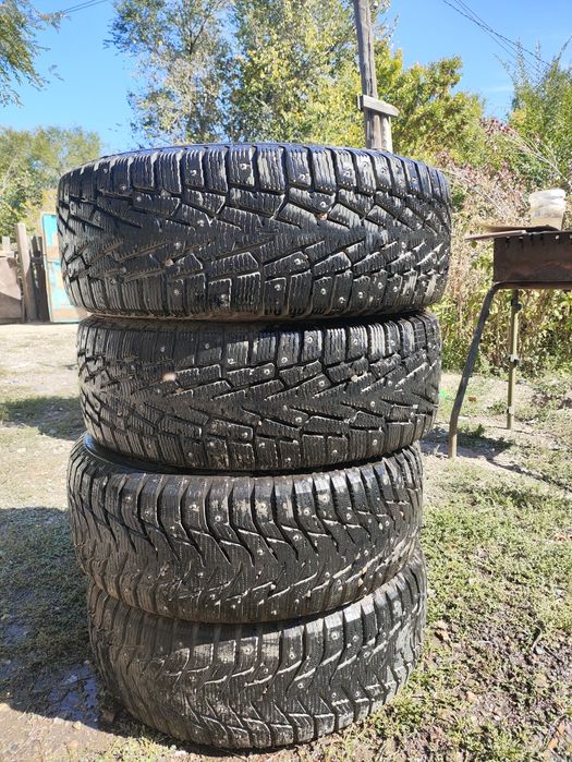 Продам срочно зимние шины