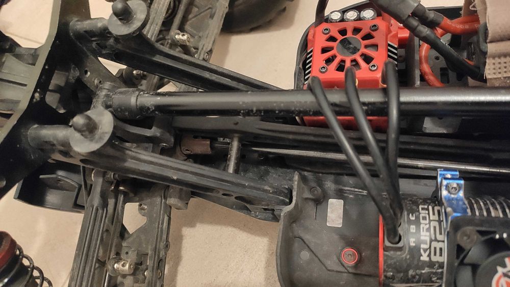 Monster Team Corally KRONOS XP6S 1:8 V2 - RTR