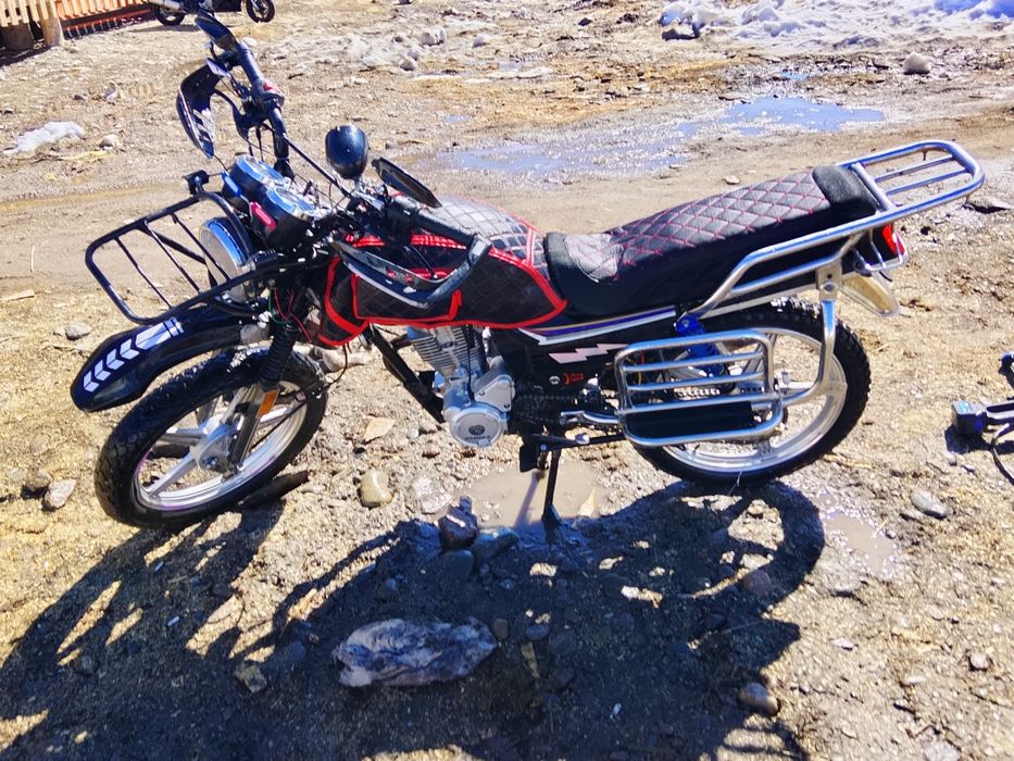 Мотоцикл 200сс..