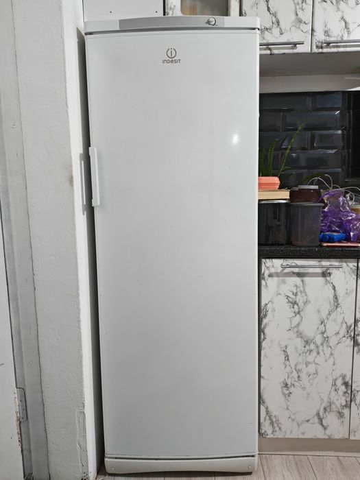 Морозильник Indesit. 7 отсеков