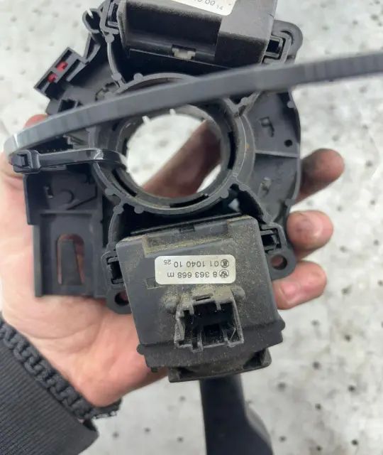 Ansamblu manete 8 363 668 M BMW Seria 3 1999 318i MT (118 hp)