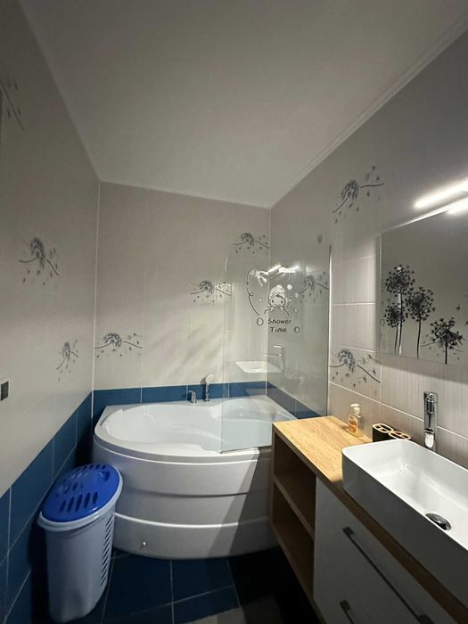 Inchiriez apartament 3 camere Rasnov